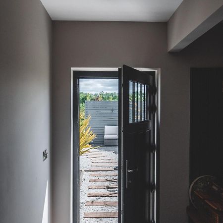 The Hideaway Retreat Villa โอมากห์ ภายนอก รูปภาพ