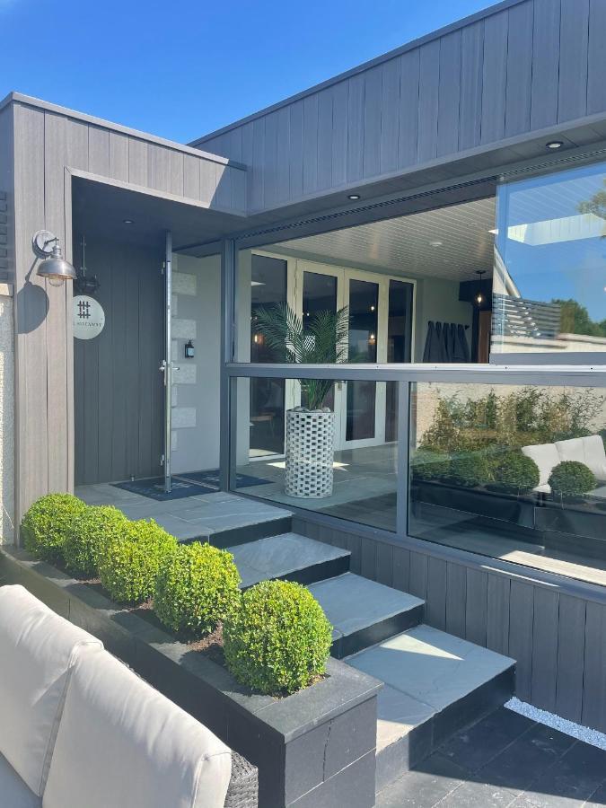 The Hideaway Retreat Villa โอมากห์ ภายนอก รูปภาพ