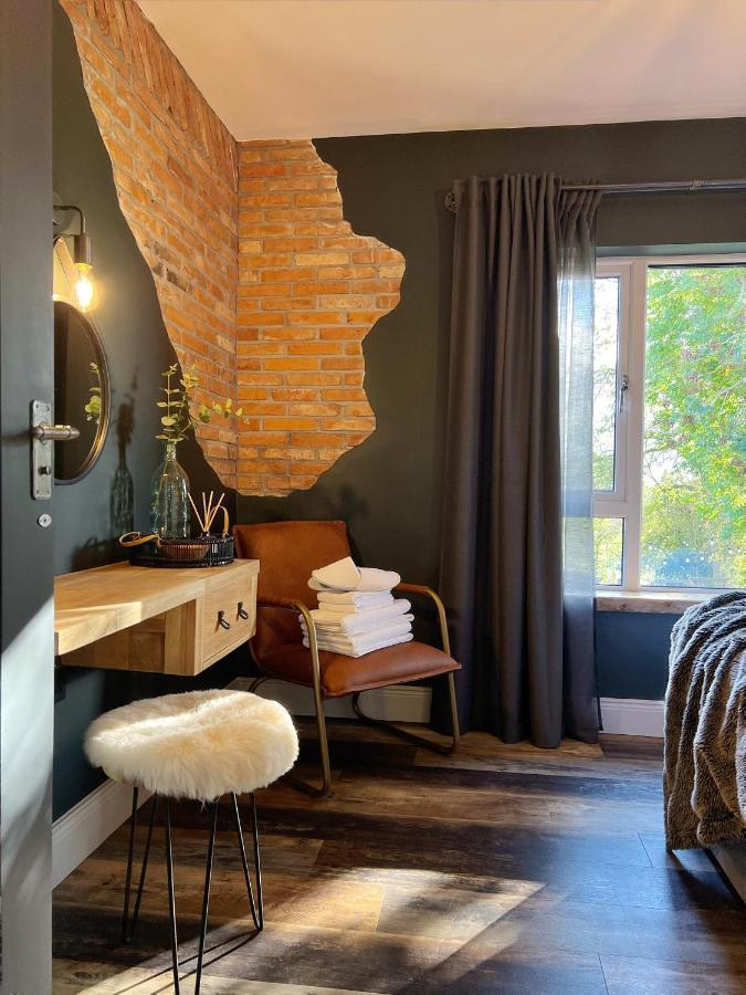 The Hideaway Retreat Villa โอมากห์ ภายนอก รูปภาพ